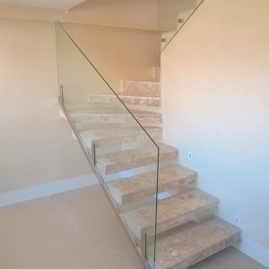 Guarda corpo inox com vidros